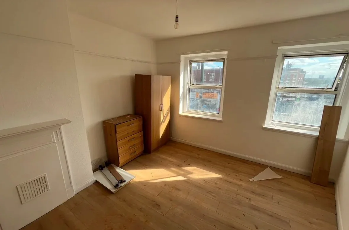 Flat Neasden Lane in Greater London