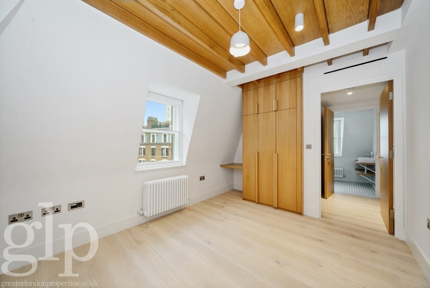 Flat Newport Place in City of Westminster