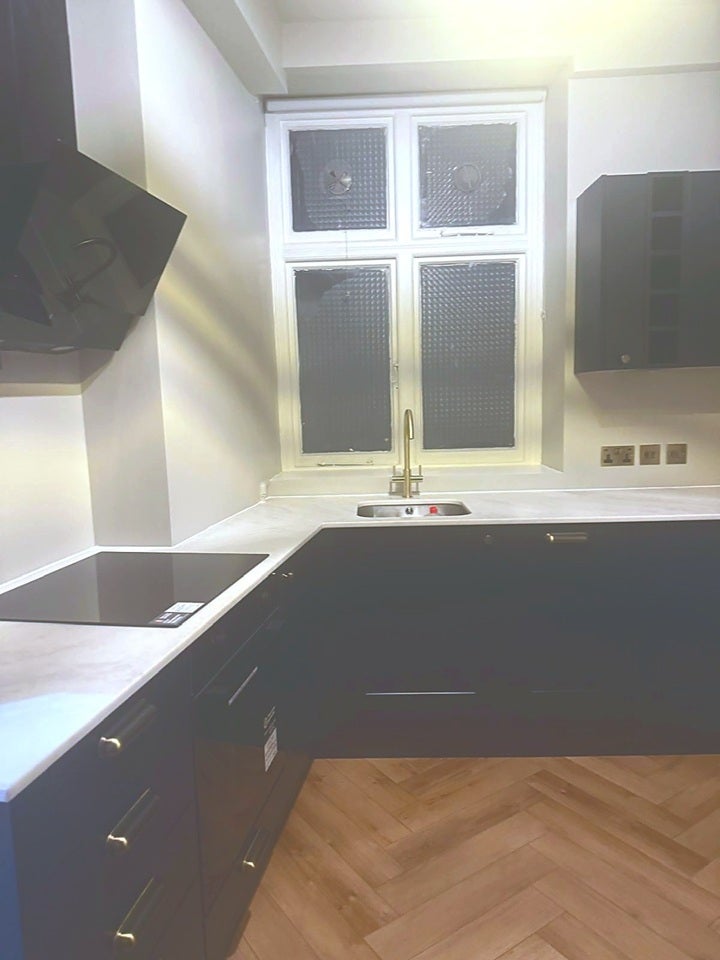 Flat Iverna Court in Greater London
