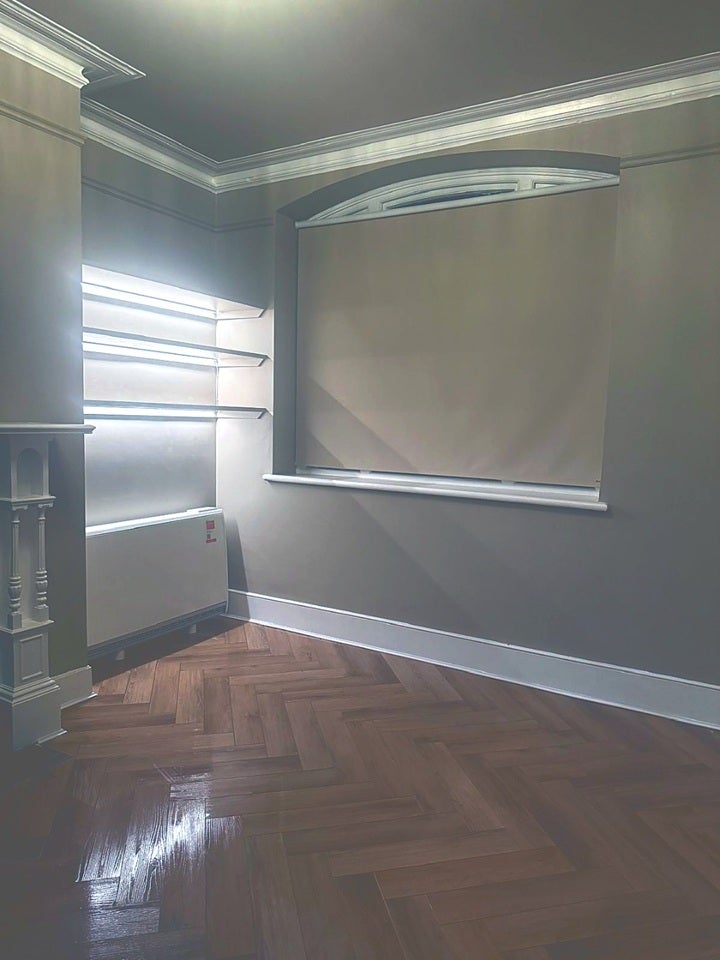 Flat Iverna Court in Greater London