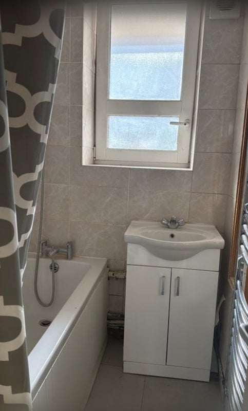 Room Worgan Street in Greater London