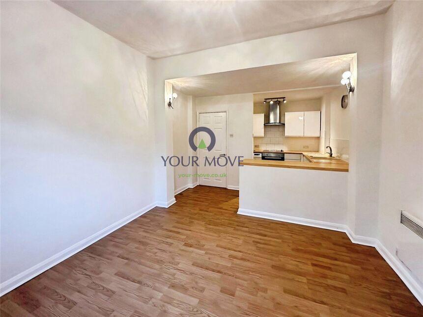 Flat Burnell Road in Greater London