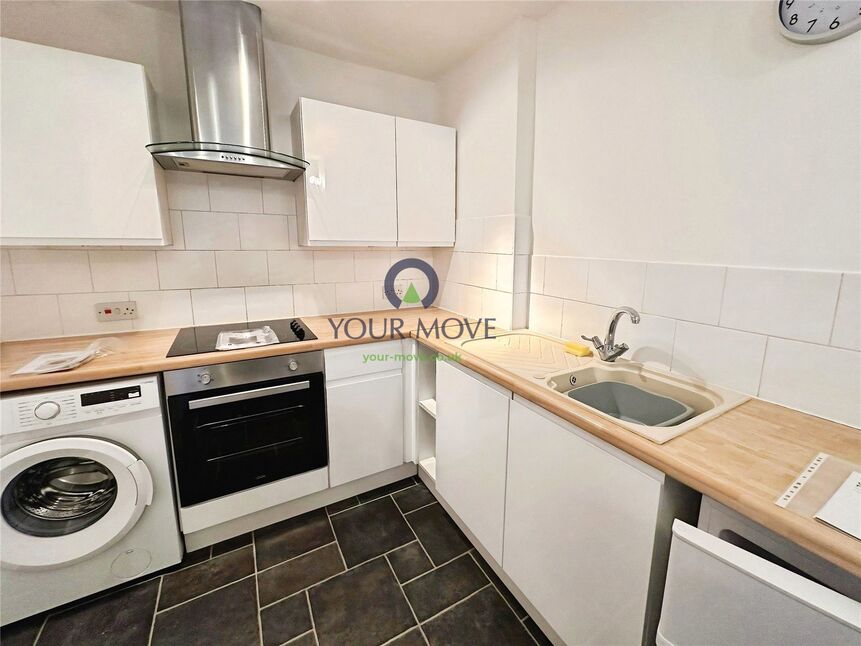Flat Burnell Road in Greater London