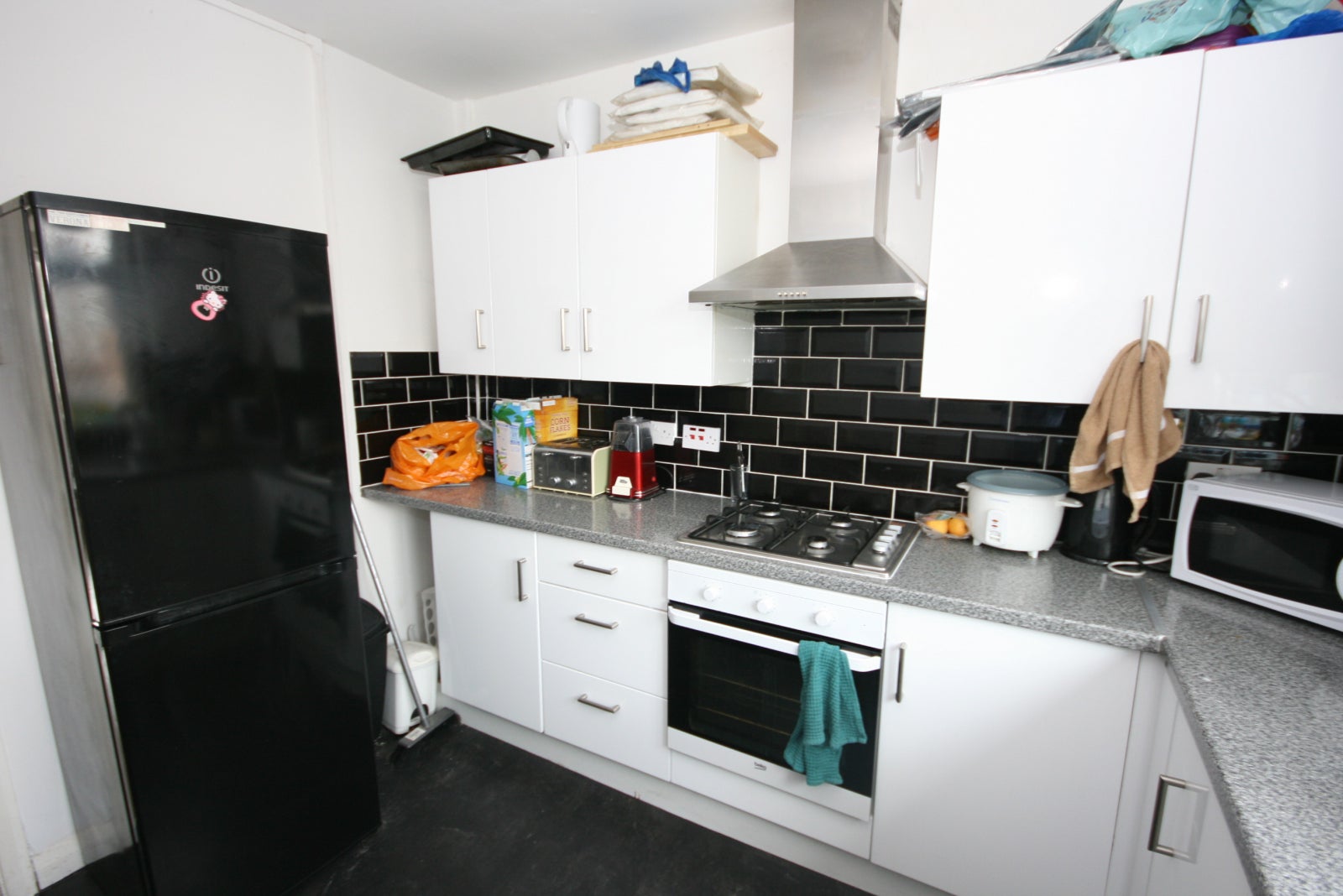 Flat Portelet Road in London