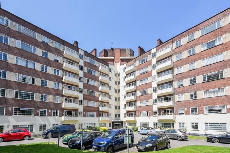 Flat Hornsey Lane in Greater London