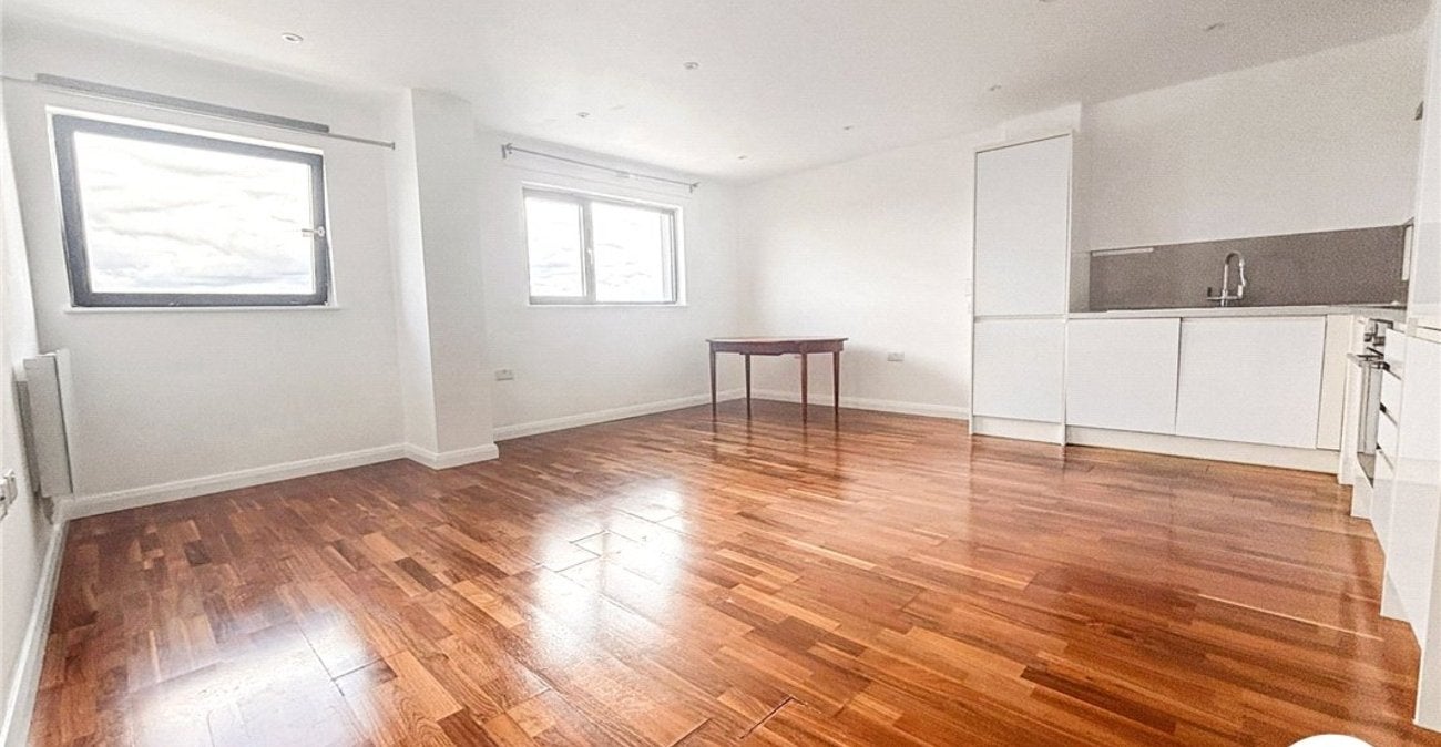 Flat Azalea Drive in Swanley