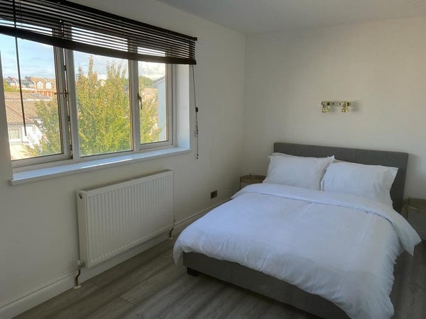 Flat Hassell Drive in Bristol