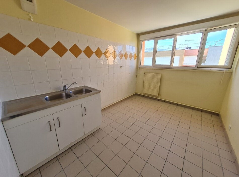 Appartement Place de la Mairie à Arbent