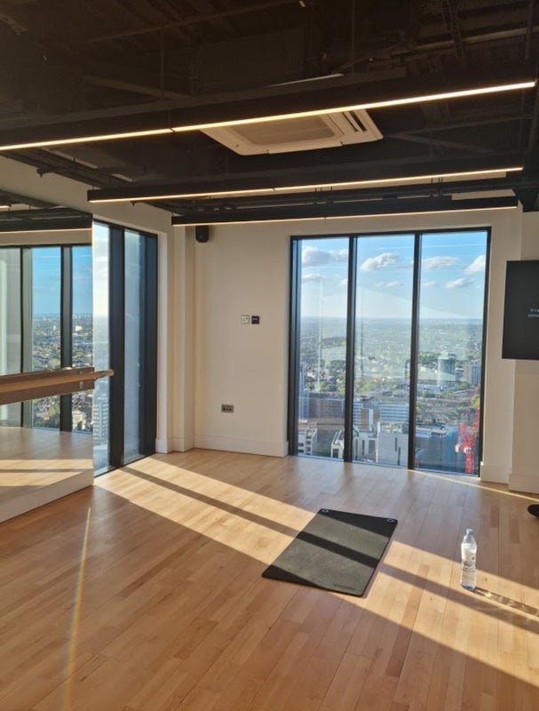 Room Wellesley Road in Greater London