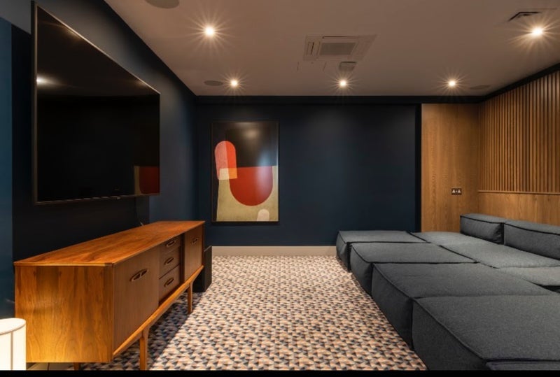 Room Wellesley Road in Greater London