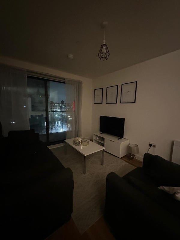 Room Pomona Strand in Trafford