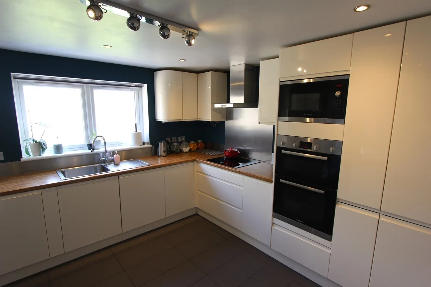 House Kent Way in Maidenhead