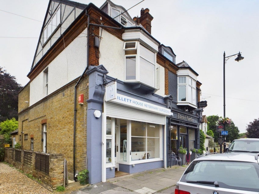 Flat Shepperton Road in Borough of Spelthorne
