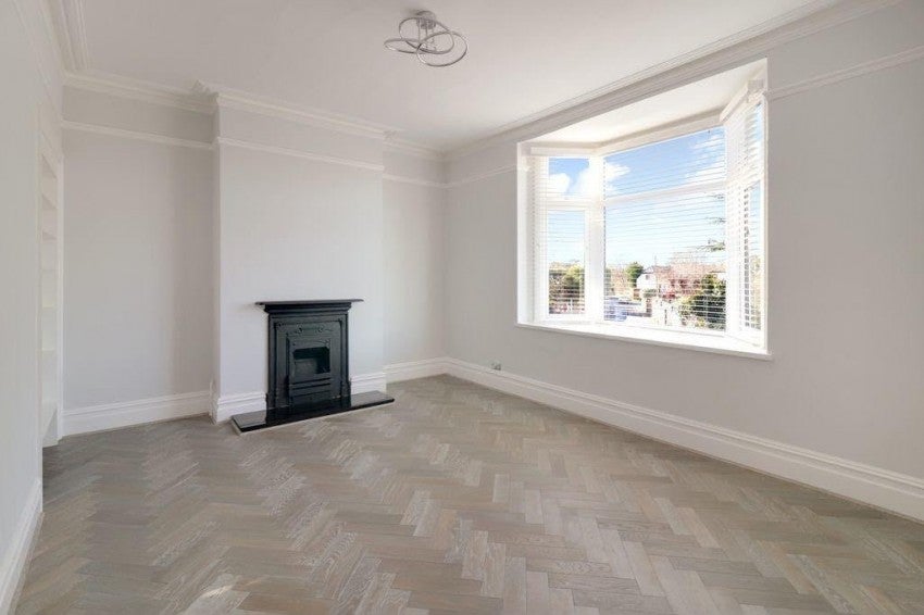 Flat Shepperton Road in Borough of Spelthorne