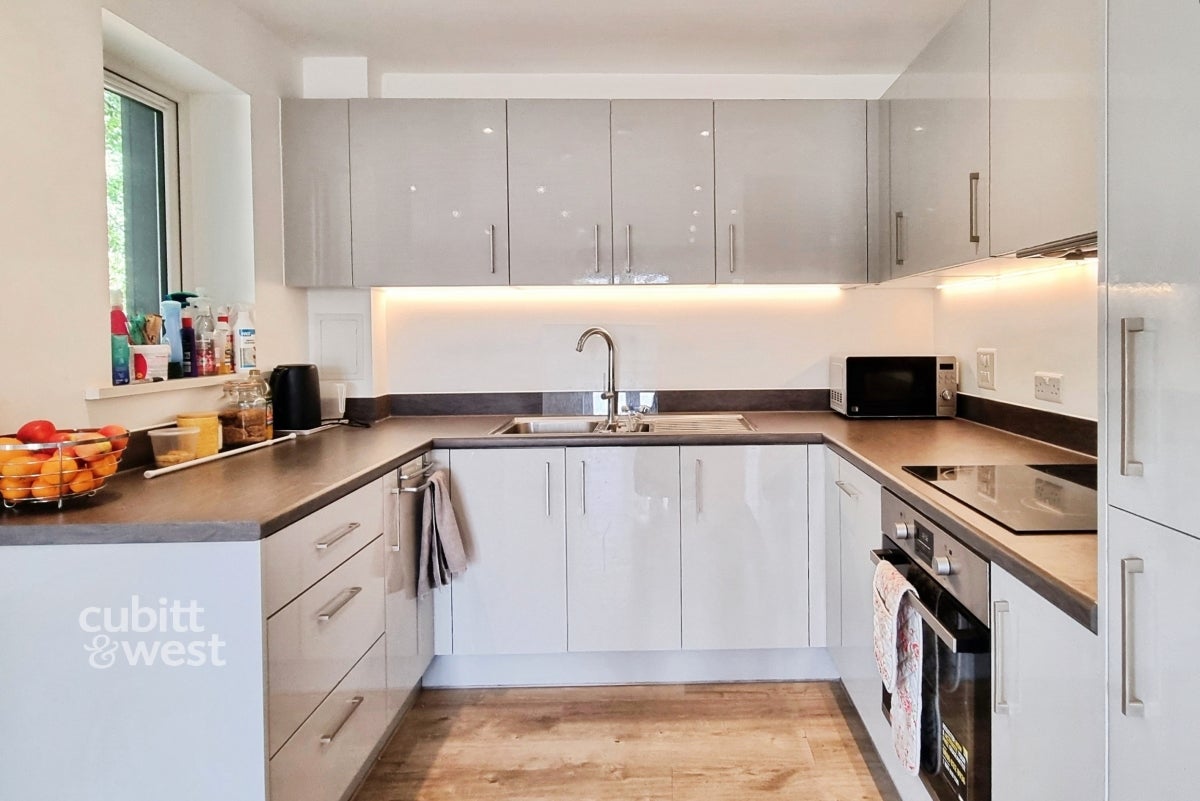 Flat Southgate in Chichester