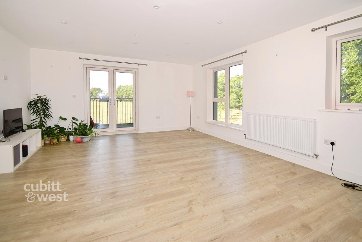 Flat Southgate in Chichester