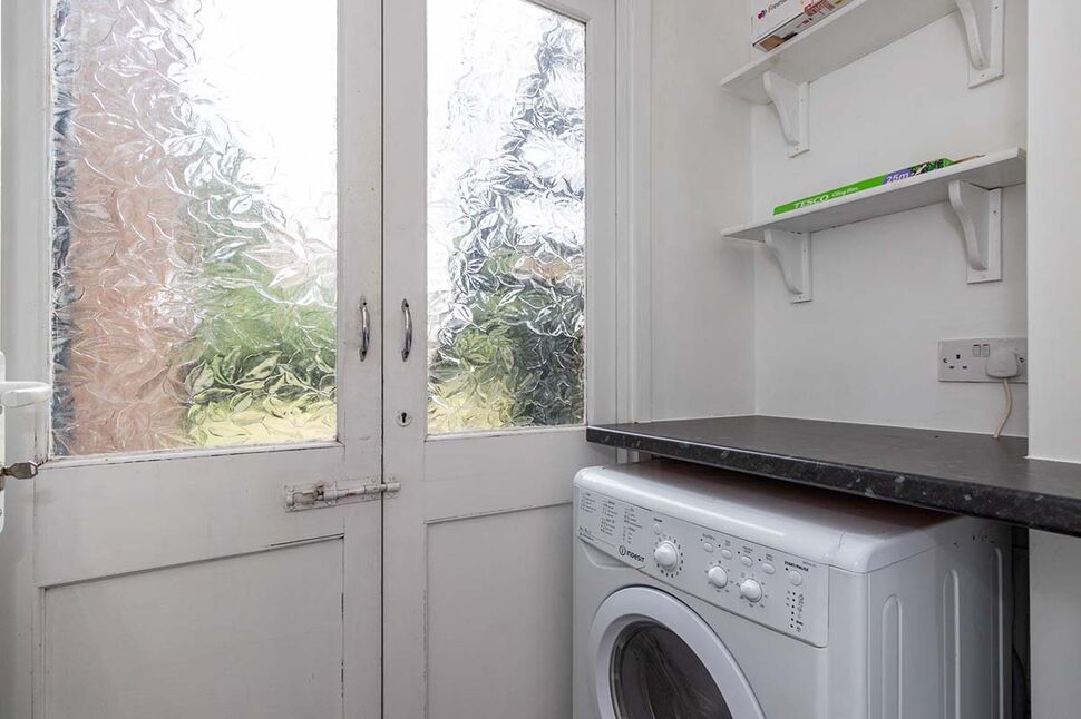 Flat West Barnes Lane in Greater London