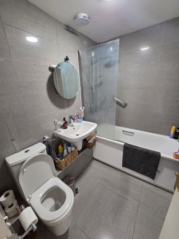 Room Spring Hill in Greater London