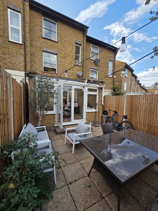 Room Spring Hill in Greater London