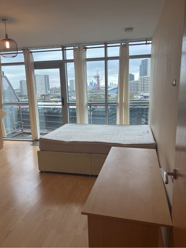 Room Gerry Raffles Square in Greater London