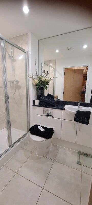 Room Cornmill Lane in Greater London