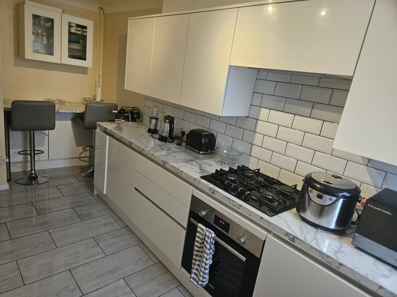 Room Alverton Street in Greater London