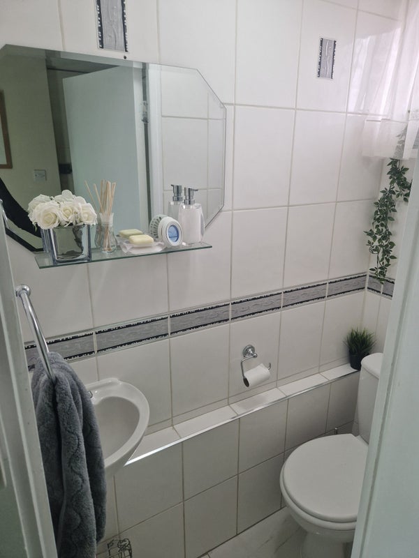 Room Alverton Street in Greater London