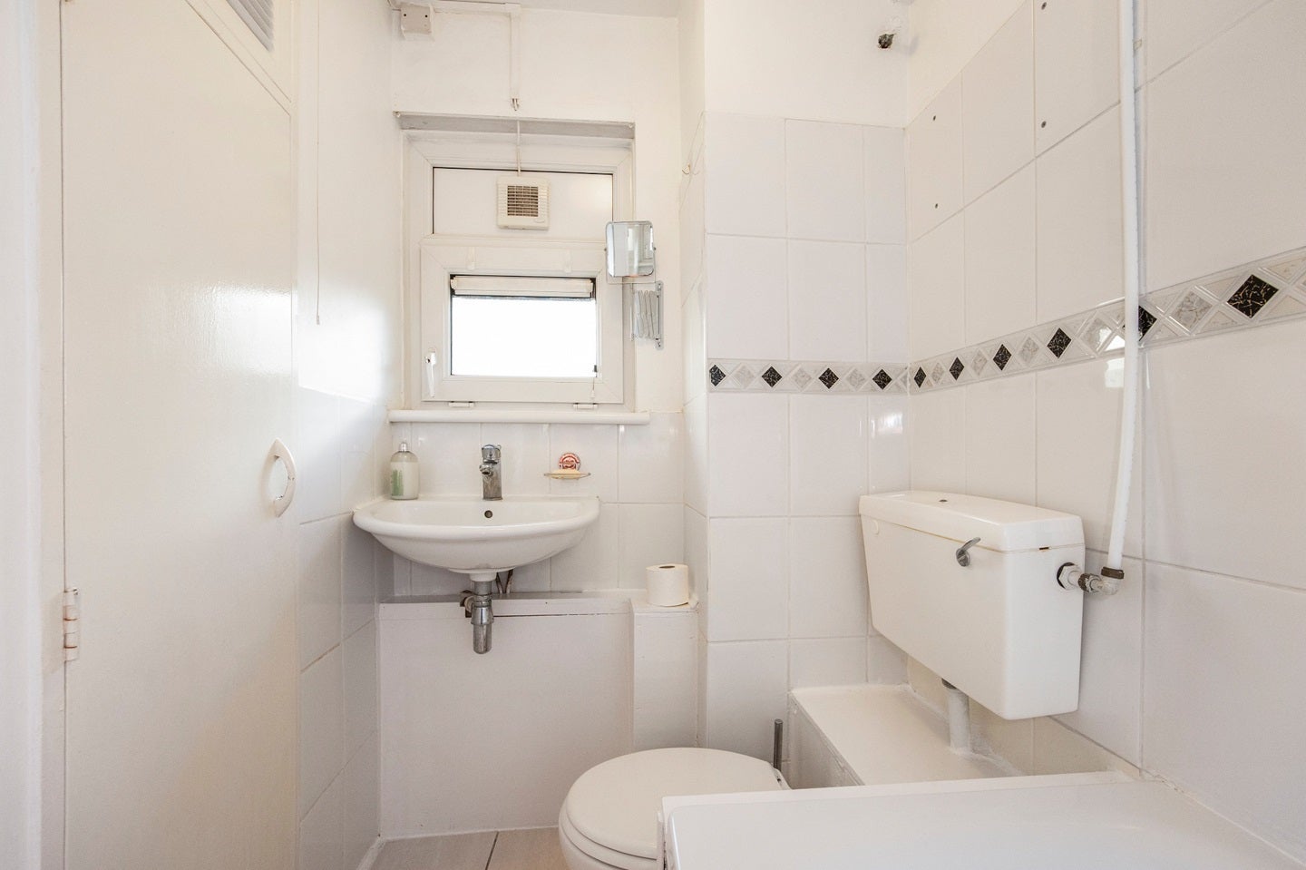 Flat Dingley Road in Greater London