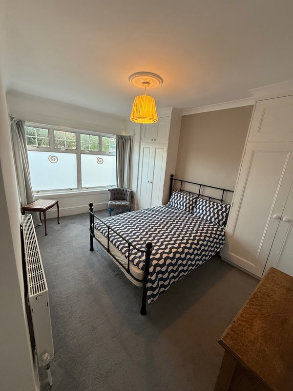 Room Robson Road in Greater London