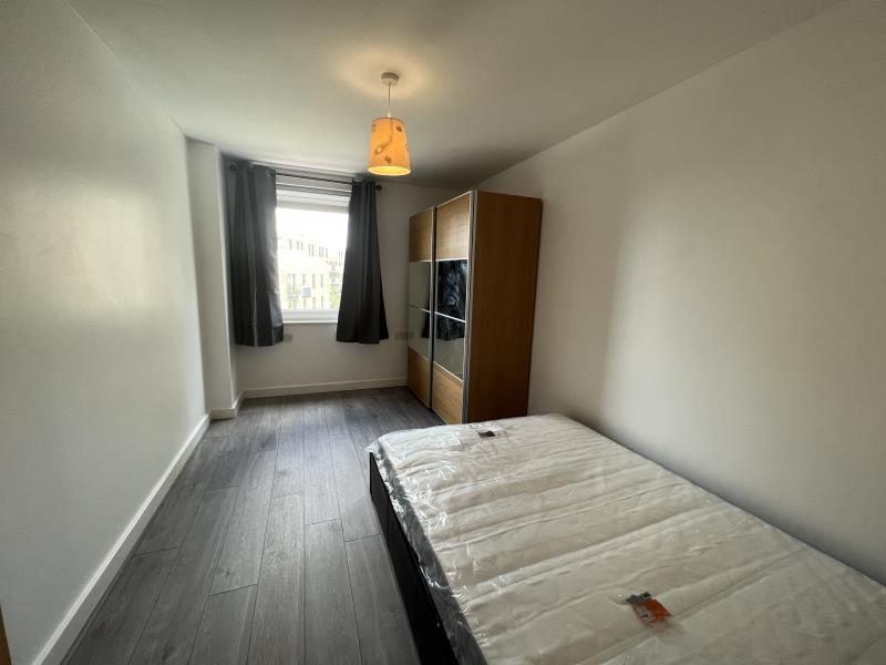 Flat Empire Way in Greater London