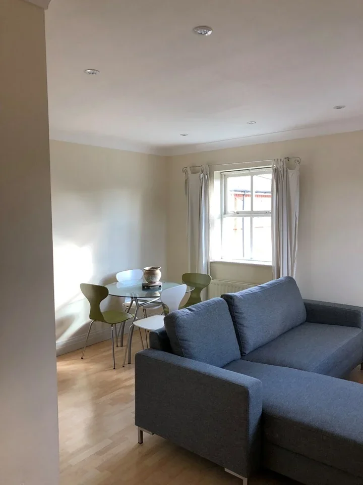Flat Belvedere Place in Greater London