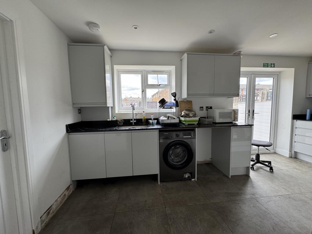 Flat Russell Road in Tilbury
