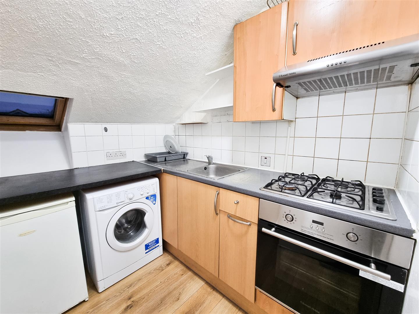 Room Cameron Road in Greater London