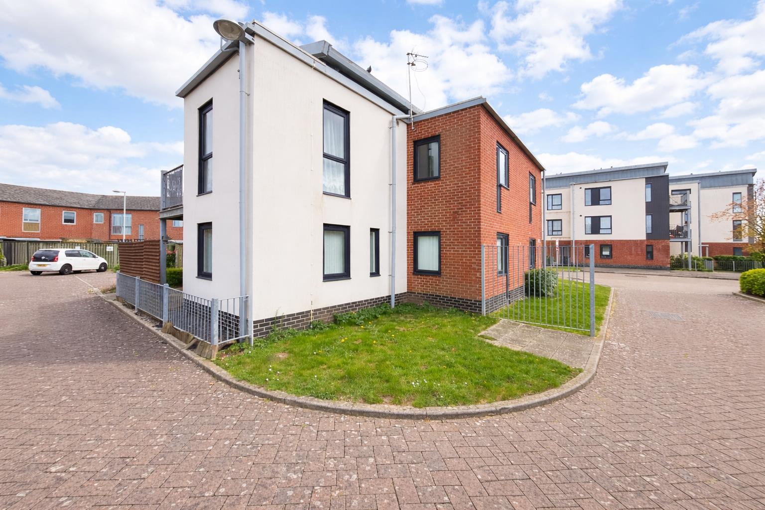 Flat James Road in Gosport