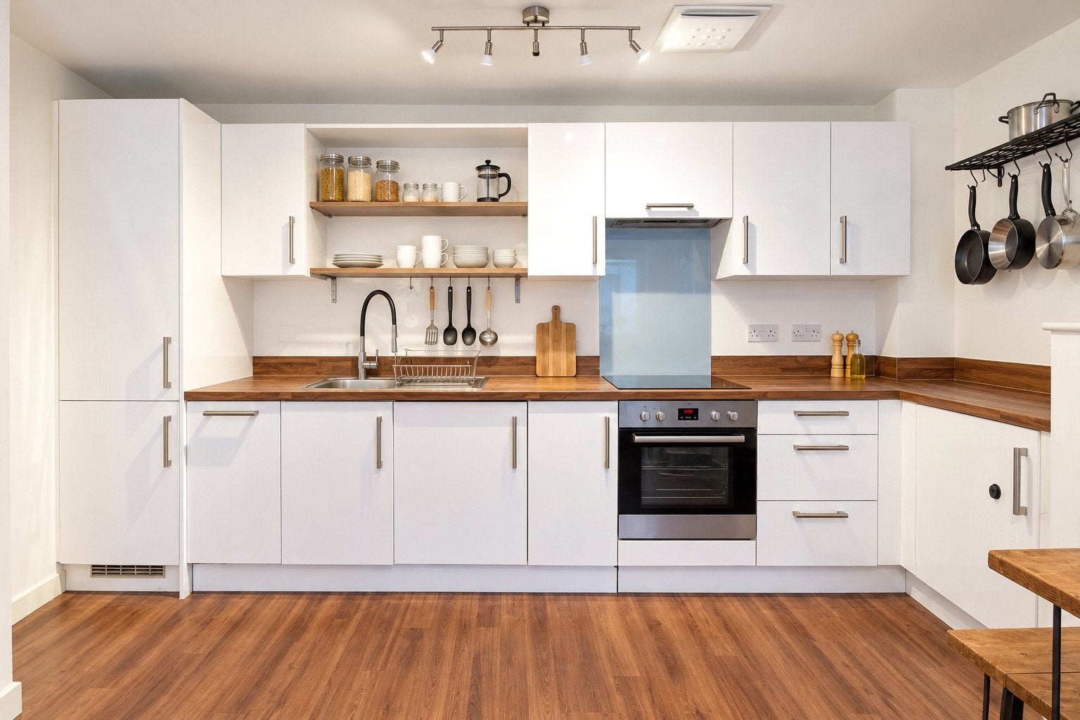 Flat Sweetman Place in Bristol
