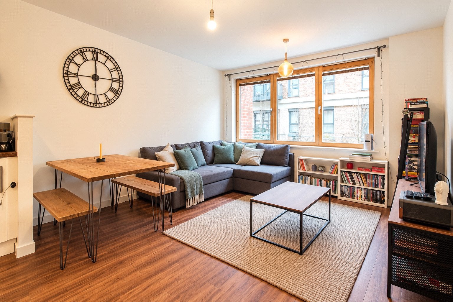 Flat Sweetman Place in Bristol