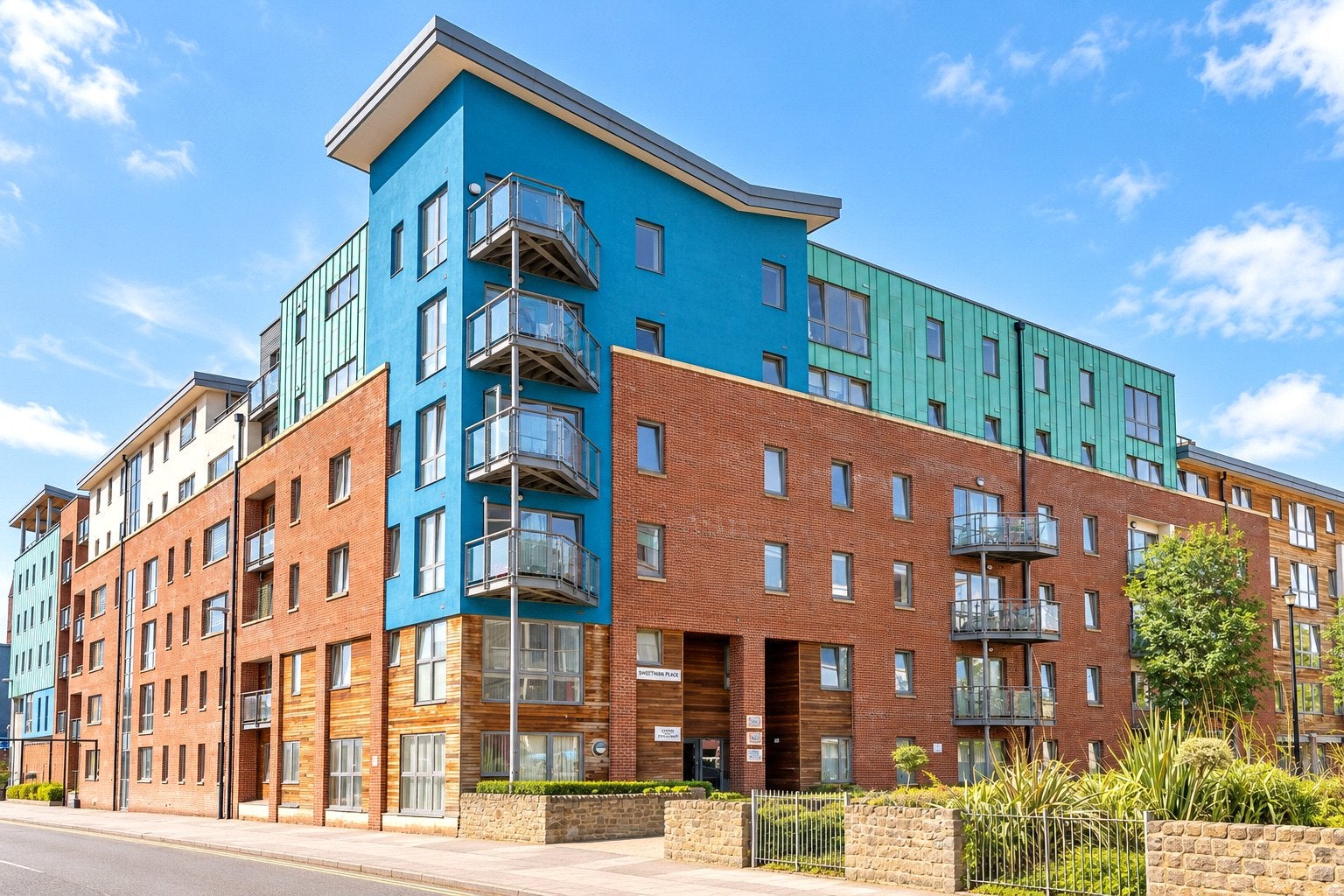 Flat Sweetman Place in Bristol