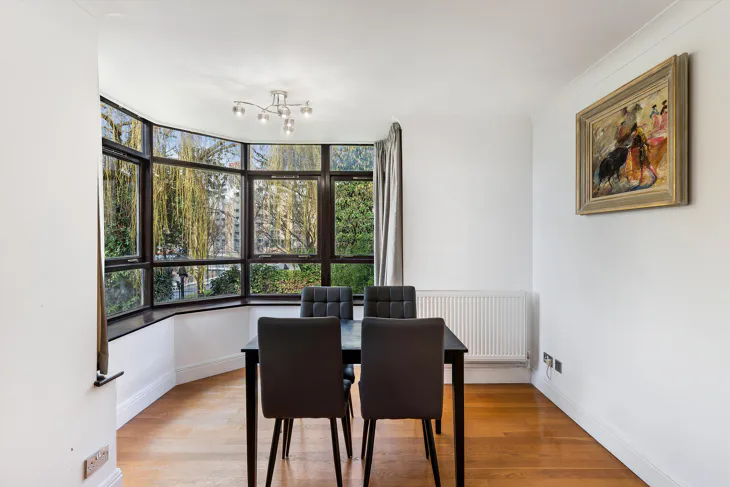 Flat Undine Road in Greater London