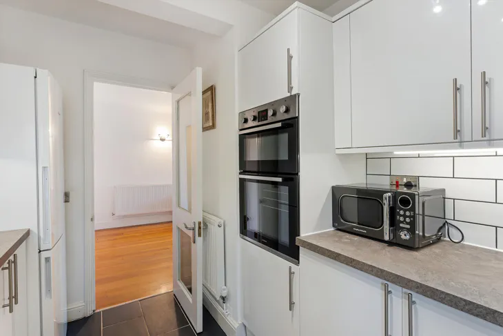 Flat Undine Road in Greater London