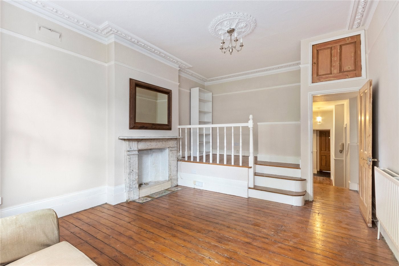 Flat Crockerton Road in Greater London