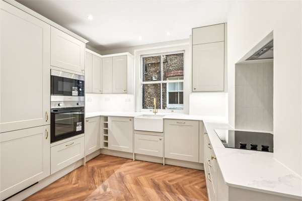 Flat Cambridge Road in Greater London