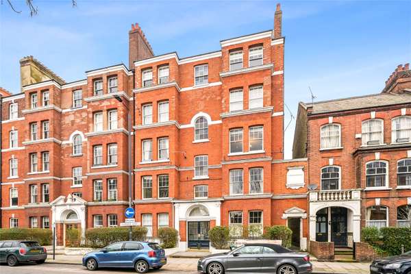 Flat Cambridge Road in Greater London