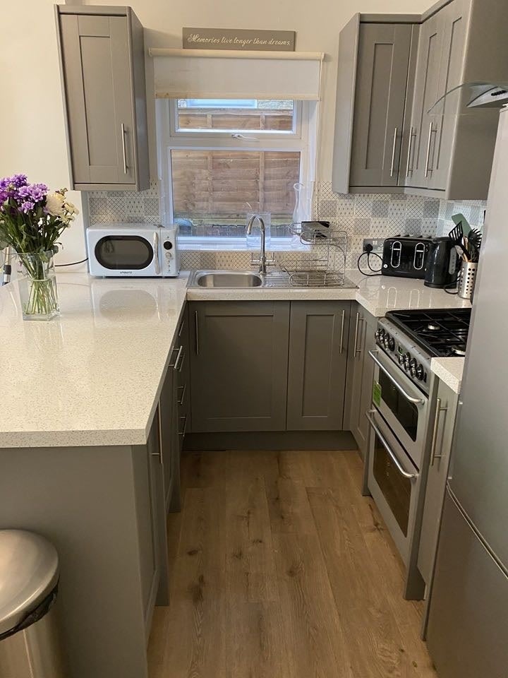 Room Kingscourt Road in Greater London