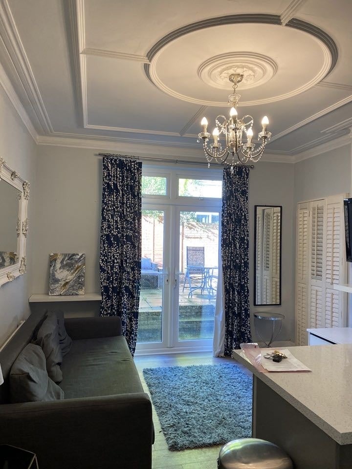 Room Kingscourt Road in Greater London