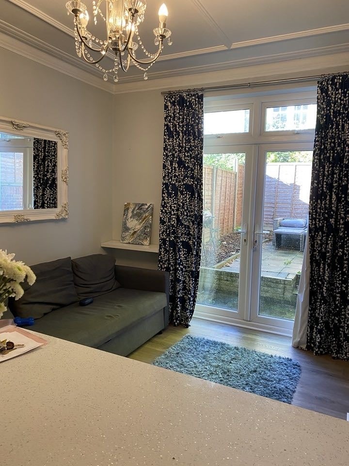 Room Kingscourt Road in Greater London