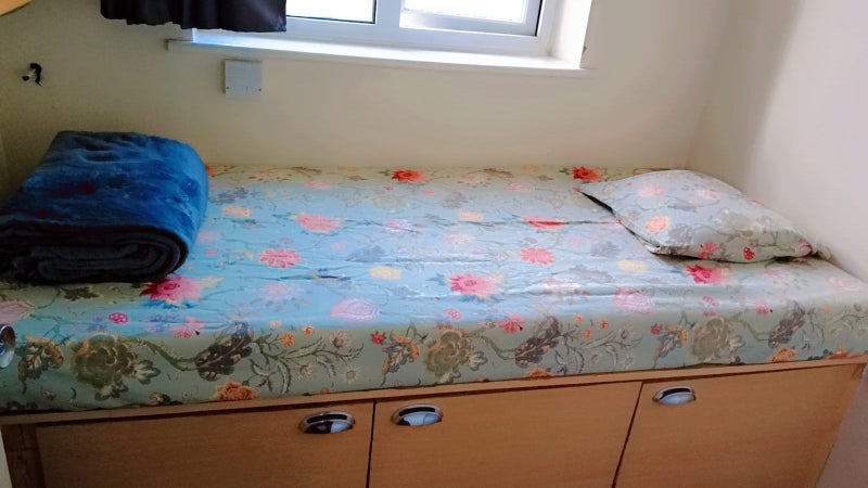Room Sherwood Avenue in Greater London