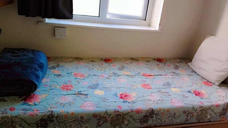 Room Sherwood Avenue in Greater London