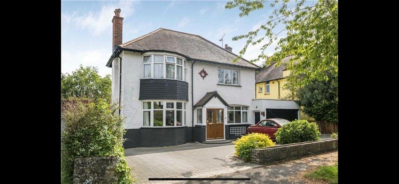 House Howard Road in Greater London