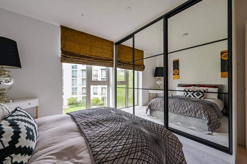 Room Riverside Walk in Greater London