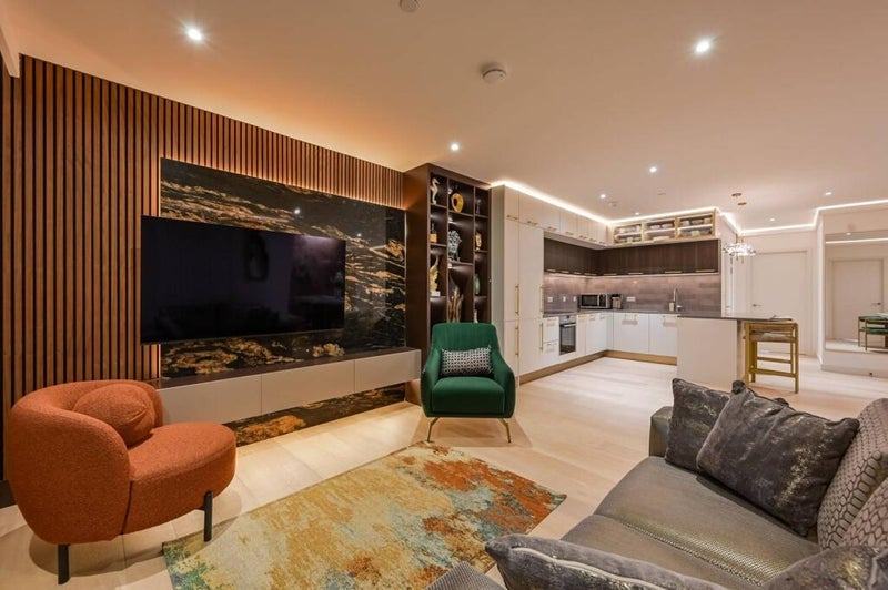 Room Riverside Walk in Greater London
